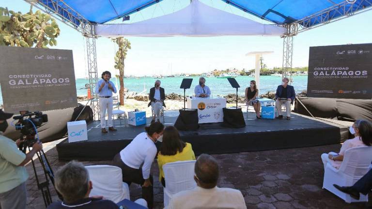 Ecuador entregó concesión por 15 años para cable óptico submarino de internet en Galápagos