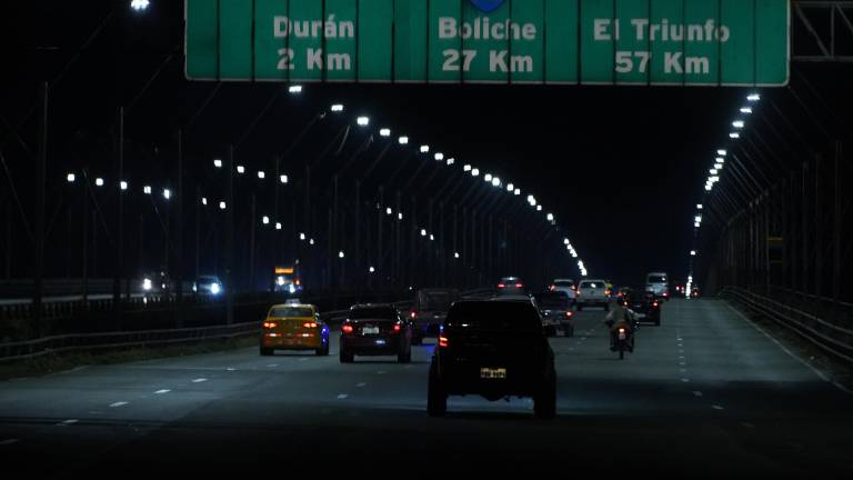 Microvistazo | Daniel Noboa decreta toque de queda en 9 provincias desde el 3 de mayo