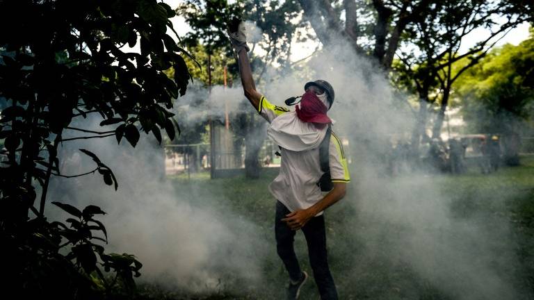 Venezuela se enfrenta en nueva protesta contra Maduro