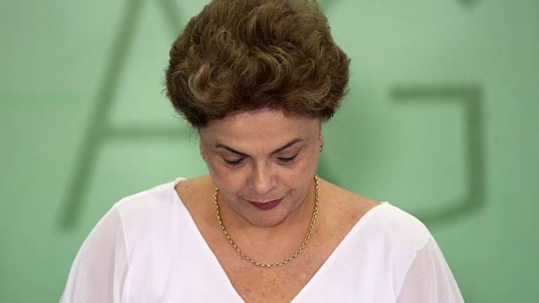 Tras debate, mayoría defiende juicio político a Rousseff