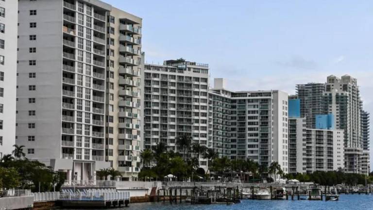 Ordenan desalojar edificio de 164 apartamentos en Miami por daños estructurales