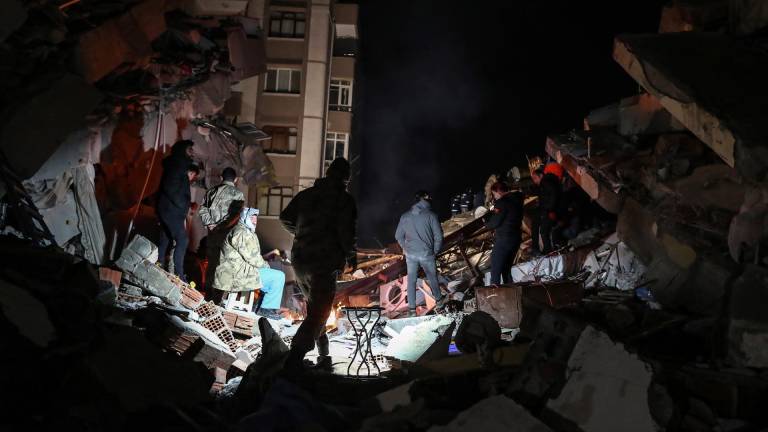 Miles de personas han fallecido y otras miles han resultado heridas tras los terremotos de gran magnitud que devastaron el sur de Turquía y el norte de Siria.