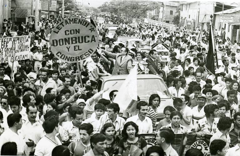 $!En la constituyente de 1967 logró que se aprobara la donación de tierras para el suburbio de Guayaquil. “Con ello agrandó su popularidad y también los problemas urbanísticos del Puerto Principal”.