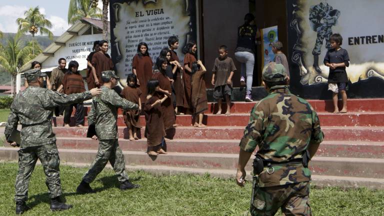 Rescatan a niños del horror de la guerrilla en Perú