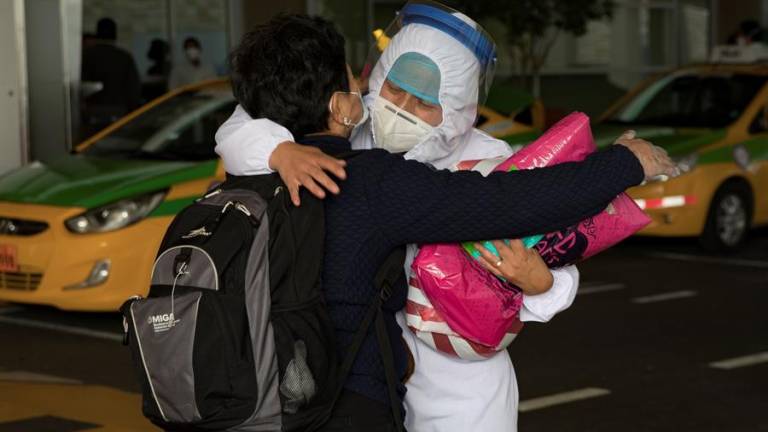 Más de 28.000 pasajeros pasan por aeropuertos de Ecuador durante reapertura