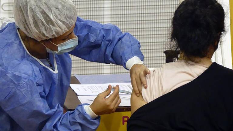 Ecuador aprueba la vacuna rusa anticovid Sputnik V