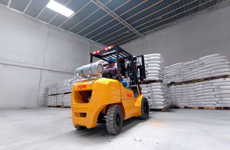 $!La importadora JGC comercializa montacargas TCM y TEU con capacidades para levantar desde 1,5 hasta más de 12 toneladas.