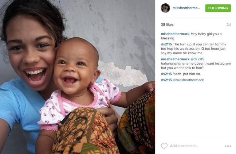 $!La hija de Mack y Schaeffer nació en Indonesia. Mientras que cumplía con su condena, la joven se tomaba fotos con ella que publicaba en redes sociales.