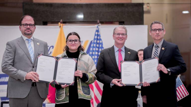 Microvistazo | El FBI abre una oficina en Ecuador para combatir las 'amenazas de terrorismo'