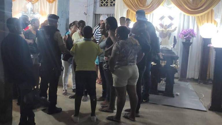 Alerta de intoxicación con alcohol metílico: provoca muertes en Santo Domingo y Esmeraldas