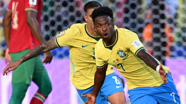 Vinicius Junior celebra el primer gol de su equipo durante el partido entre Brasil y Marruecos.