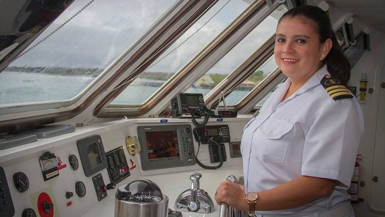 Nathaly Albán, capitana en las Encantadas