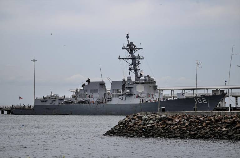 $!El buque de guerra de la Armada de los EE. UU. USS Sampson (DDG 102) atraca en la Terminal Internacional de Cruceros de Amador en la Ciudad de Panamá el 2 de septiembre de 2025.