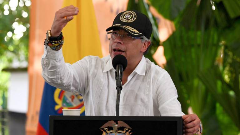 Petro dice que violencia en Ecuador crece por obstáculos para sacar cocaína desde Colombia