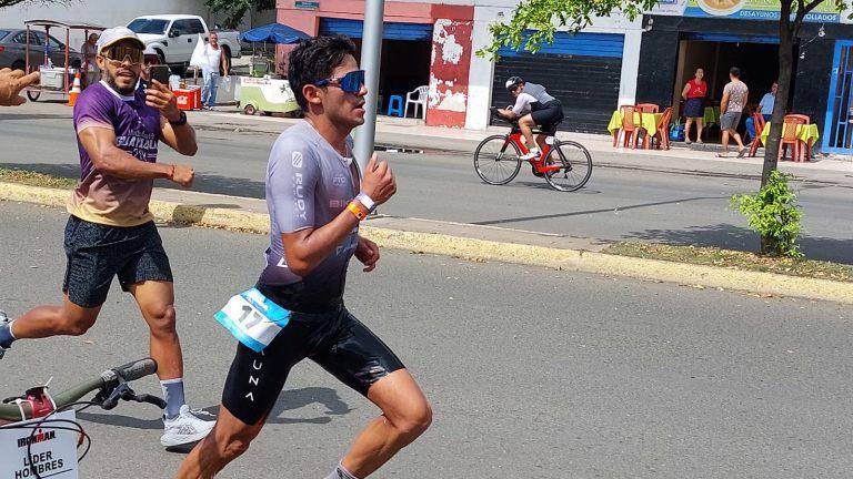 El Ironman 70.3 se desarrolló en Manta, Manabí, por octava ocasión. Ha reunido a 1.500 atletas de 25 países. El guayaquileño Armando Matute se hizo con el primer lugar.