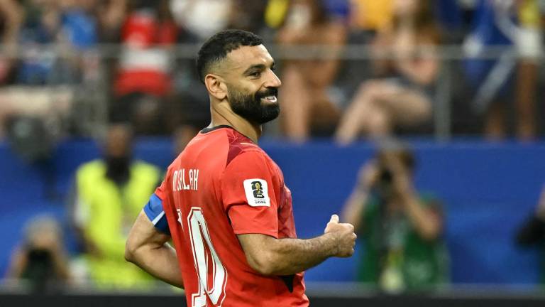 Mohamed Salah reacciona tras marcar en la tanda de penaltis durante el partido entre Australia y Egipto.