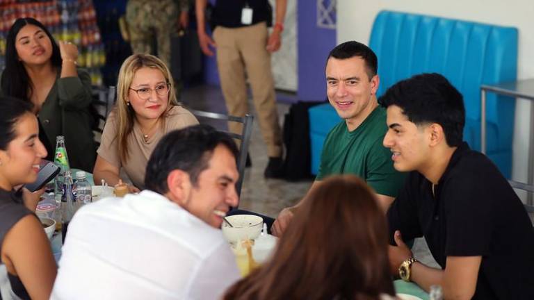 Noboa crea programa de residencias universitarias ‘Casa U’ para estudiantes de universidades públicas