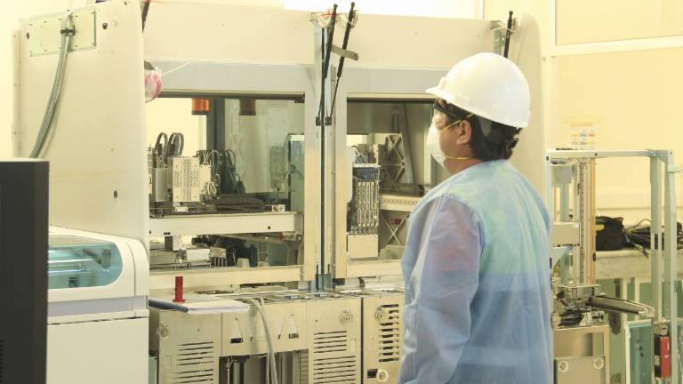 Equipo Cobas 6800 procesará 1400 pruebas por día y ya opera en Ecuador