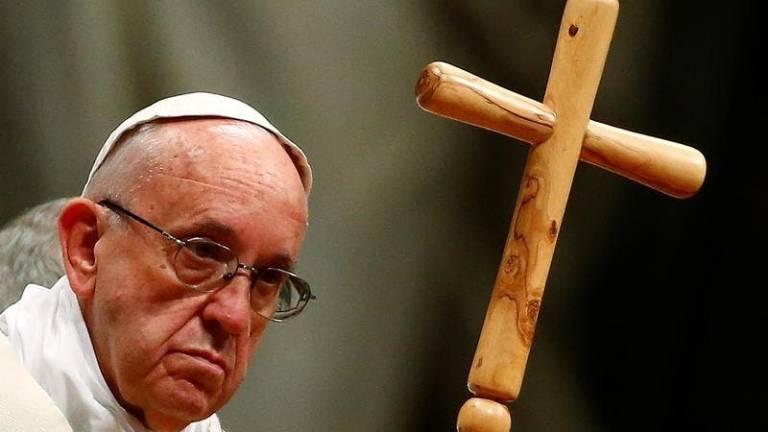 El papa pide por el descanso de Fidel Castro