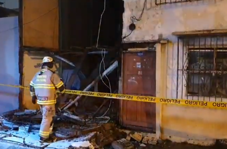 $!Fuerte lluvia en Guayaquil provoca colapso de una casa, árboles caídos y varias emergencias