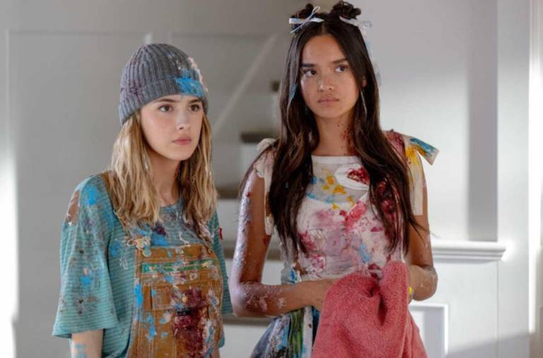 $!Tess y Anna no estarán solas: el elenco original vuelve acompañado de nuevas generaciones para una comedia llena de enredos.