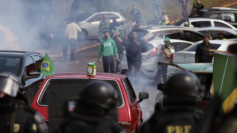 Crecen los bloqueos de rutas por todo Brasil mientras Bolsonaro sigue en silencio