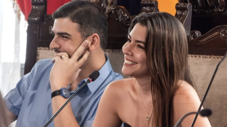 “Han tomado la decisión, es mi responsabilidad entonces seguir subrogando al alcalde de Guayaquil, manifestó Coronel.