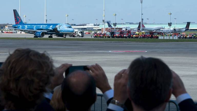 Despega de Bruselas primer avión tras reapertura