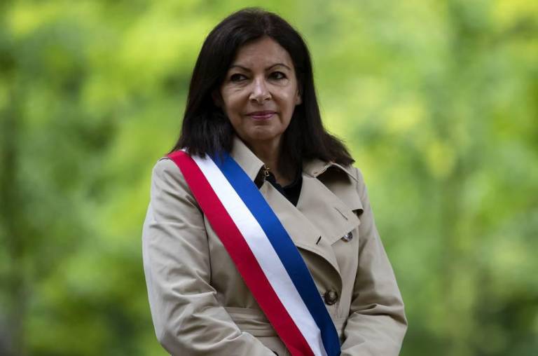 $!Esta medida es uno de los proyectos emblemáticos del segundo mandato de la alcaldesa de París, la socialista Anne Hidalgo, al frente de una coalición con ecologistas y comunistas.