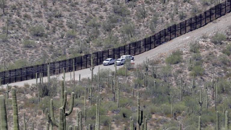 Ecuatoriano muere en la frontera de México y EE.UU. y deja a dos niños en la orfandad