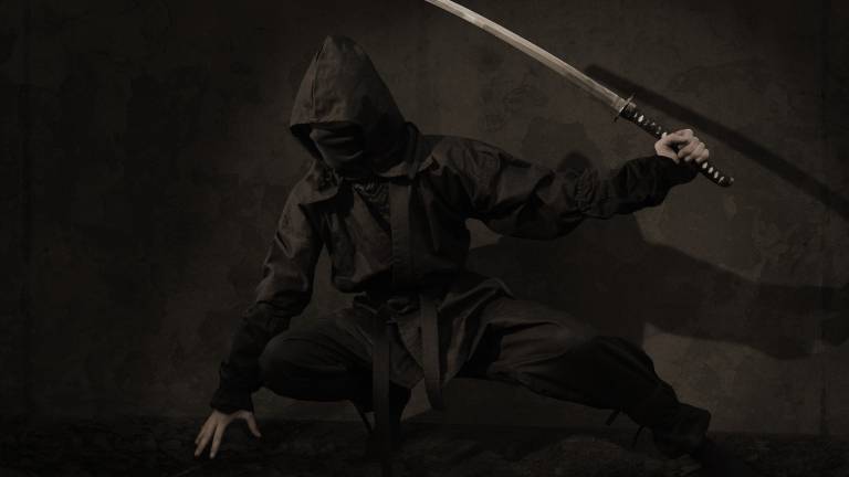 Un estudiantes japonés, primer diplomado en estudios sobre ninjas
