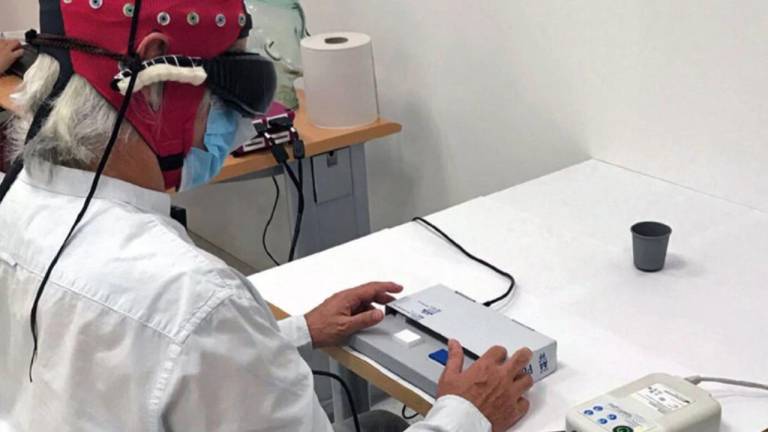Hombre con ceguera total pudo ver por primera vez con nueva terapia genética