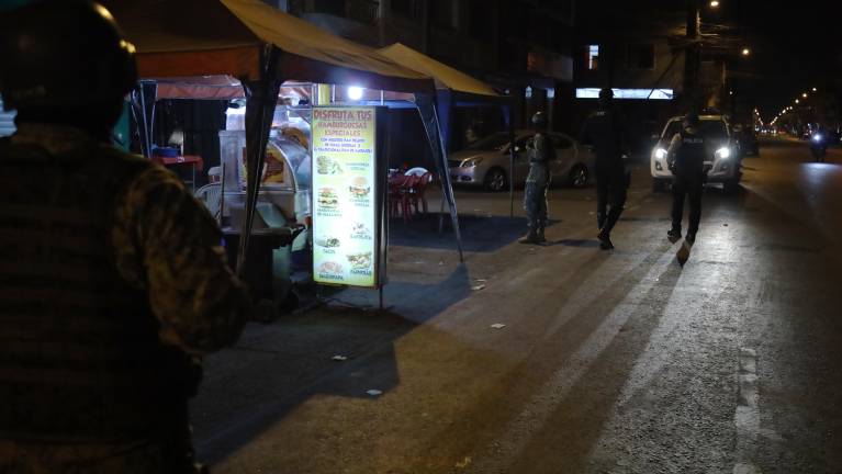 El gremio de restaurantes advierte impacto económico por toque de queda en mayo