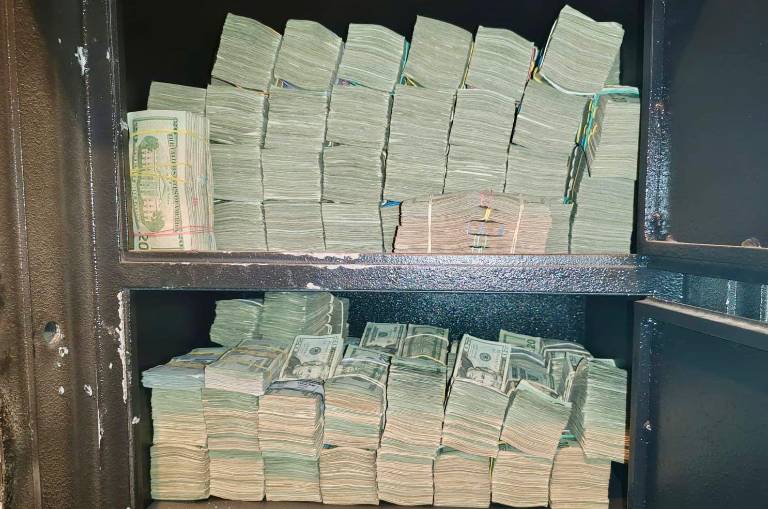 $!Caja fuerte repleta de dinero en el norte de Quito.