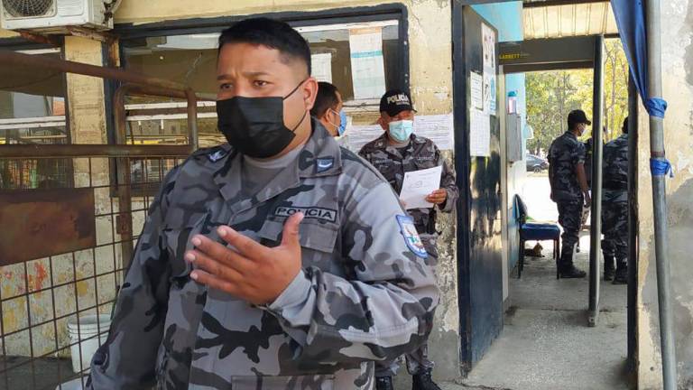 Policías vs. guías penitenciarios: ¿cuáles son las acusacionesde unos a otros?