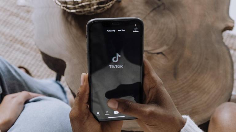 Adolescente de 12 años murió al ahorcarse para hacer un reto de TikTok