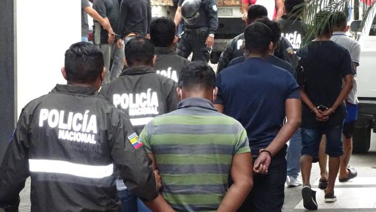 Cinco personas detenidas por robar y vender motocicletas en Guayaquil