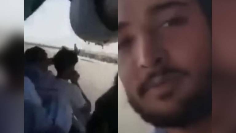 Hombre se grabó a sí mismo mientras se aferraba a un avión para huir de Afganistán