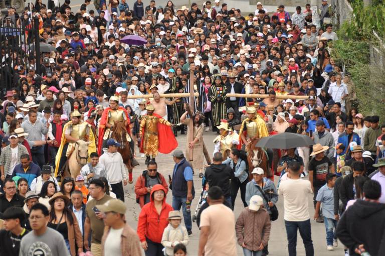 $!Viacrucis en Cuenca.