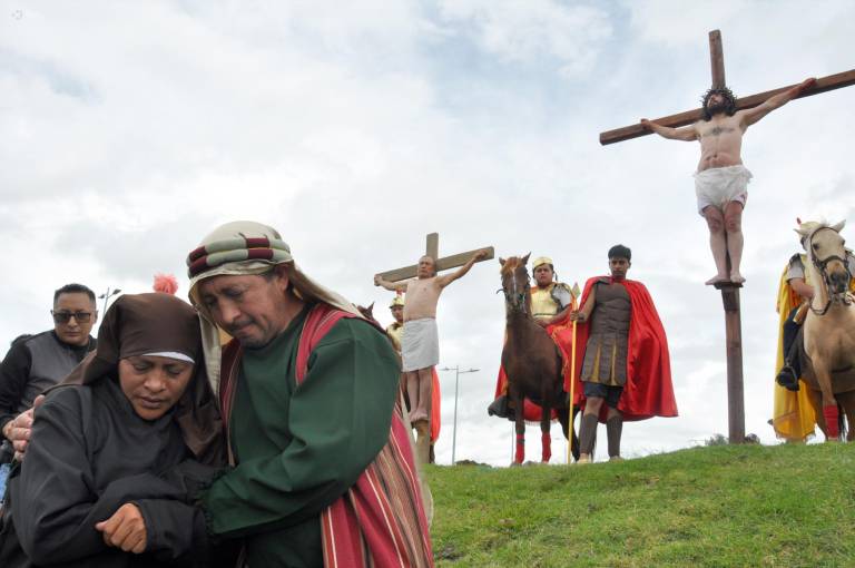 $!Fabian Vanegas protagonizo a Jesús en la proseción del Viacrusis en el sector de Miraflores.