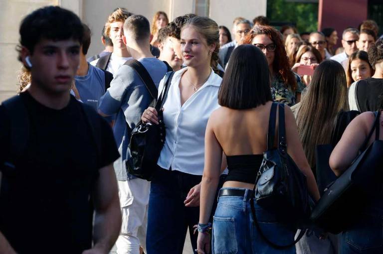 $!Su llegada al campus de Getafe generó expectativa entre estudiantes, trabajadores y personas que acudieron a verla.
