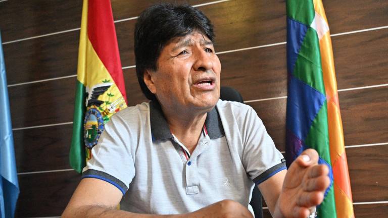El expresidente de Bolivia, Evo Morales, habla durante una entrevista con la AFP en la zona cocalera de Lauca Ene, Bolivia, el 28 de abril de 2025.
