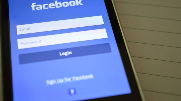 Facebook pagó a usuarios para monitorear su actividad telefónica