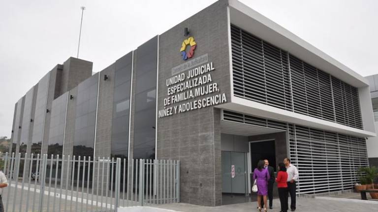 Ejecutivo pide al juez revocar medida a favor de Isaías