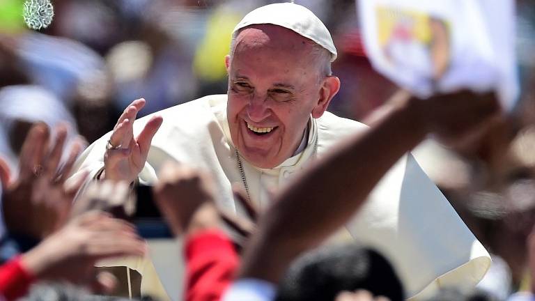 Francisco no atacó verbalmente a Trump, afirma el Vaticano