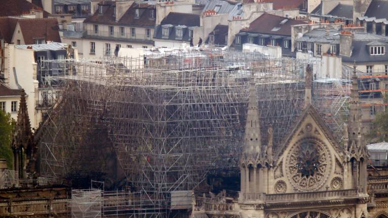 Millonarios y empresas donan dinero para reconstruir Notre Dame