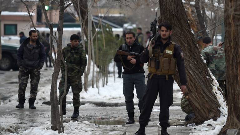 Atentado suicida en Afganistán provoca al menos 20 muertos