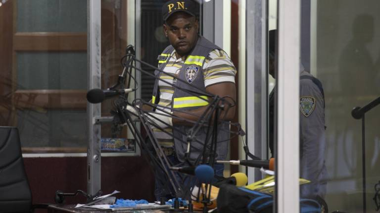 Dos periodistas dominicanos asesinados en una emisora