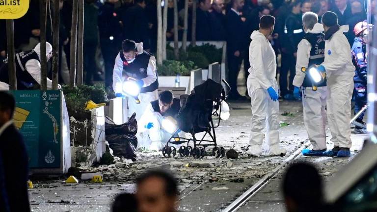 Atentado con bomba en el centro de Estambul genera pánico y alerta