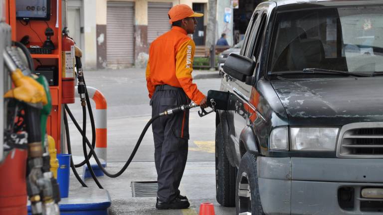 Gobierno anuncia medidas urgentes tras desabastecimiento de combustible en varias gasolineras de Ecuador